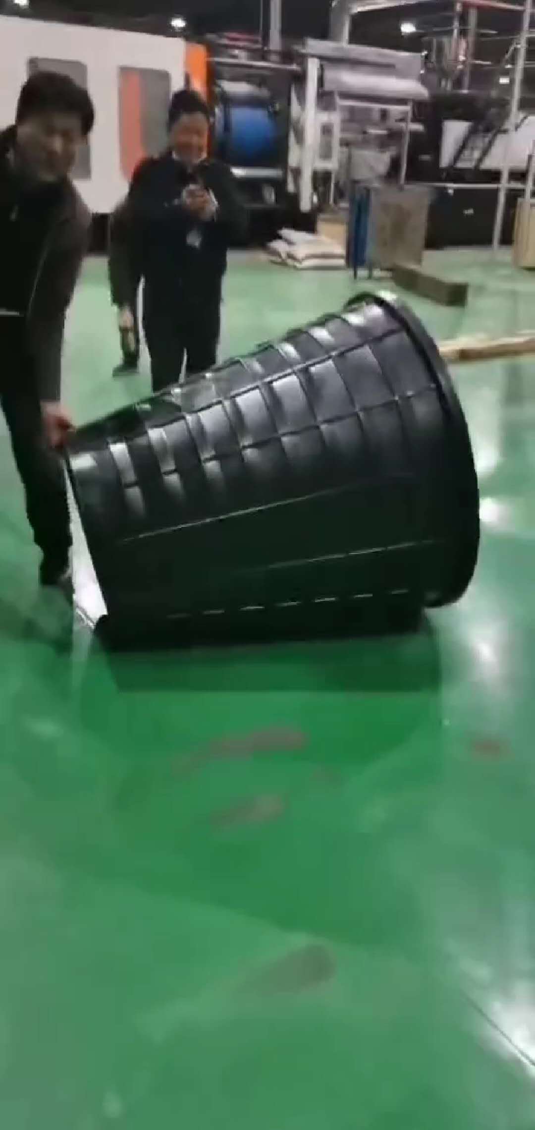 客户用我公司塑料消泡母料和玄色母料生